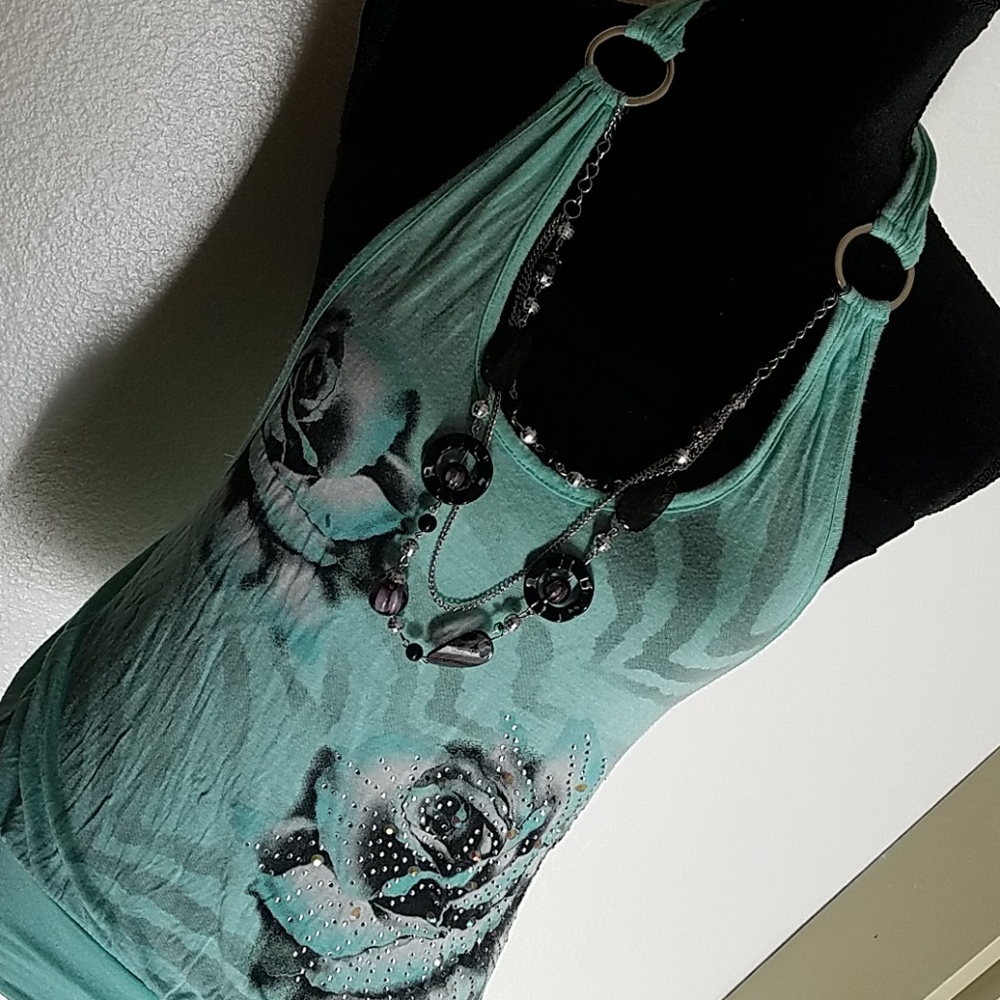 💚 5 for $25 💚 Floral halter top